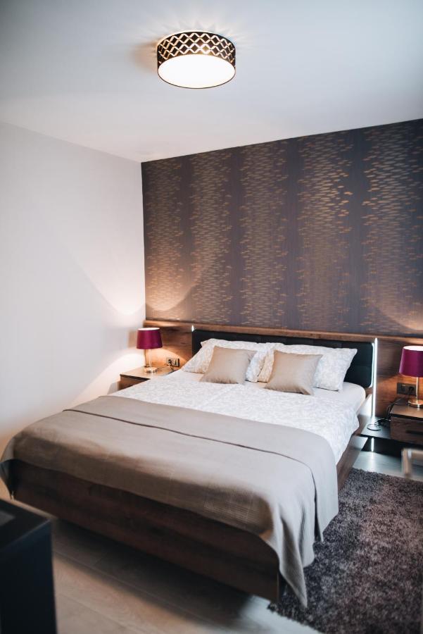 Stay In The Very Heart Of Porec - 50M To The Beach Экстерьер фото