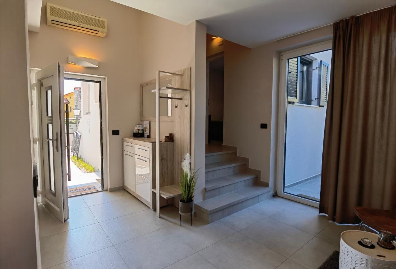 Stay In The Very Heart Of Porec - 50M To The Beach Экстерьер фото