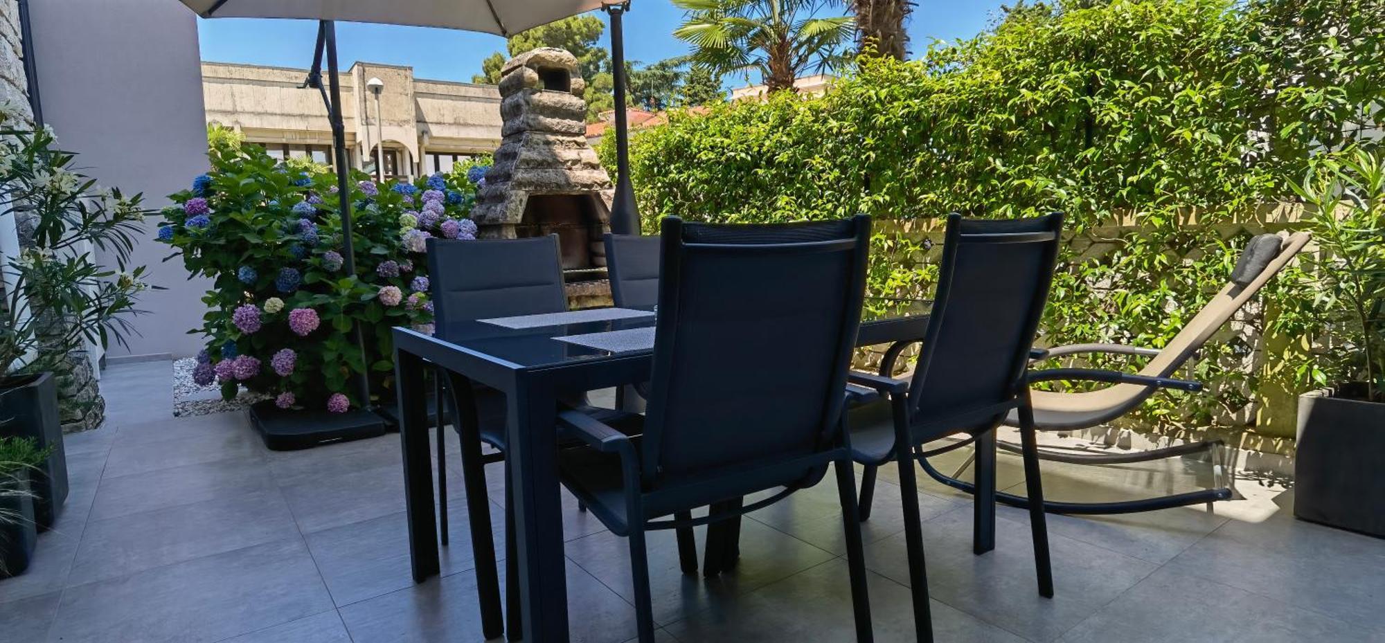 Stay In The Very Heart Of Porec - 50M To The Beach Экстерьер фото